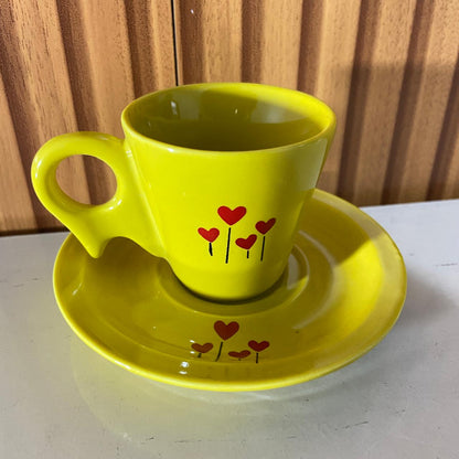 XÍCARA COM PIRES FLOR AMARELA 100ML (1 UNIDADE)