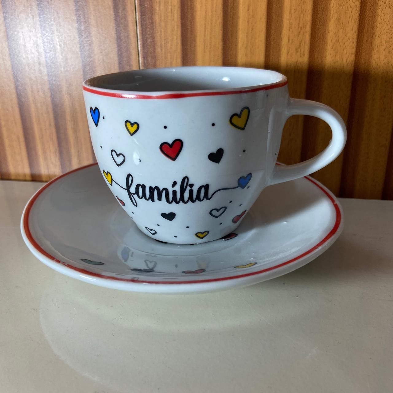 XÍCARA COM PIRES FAMÍLIA MOD2 200ML (1 UNIDADE)