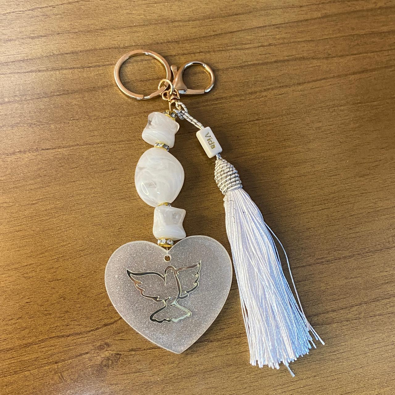 CHAVEIRO DE PEDRARIAS DIVINO ESPÍRITO EM RESINA (1 UNIDADE)