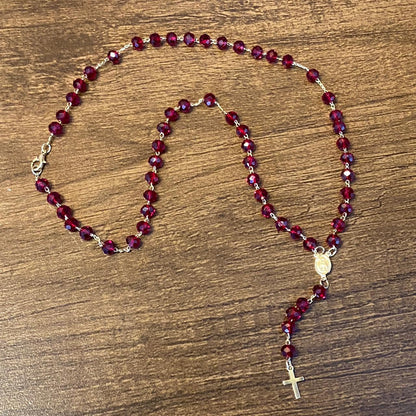 TERÇO CRISTAL NOSSA SENHORA APARECIDA VERMELHO TRANSPARENTE 06MM  (3 UNIDADES)
