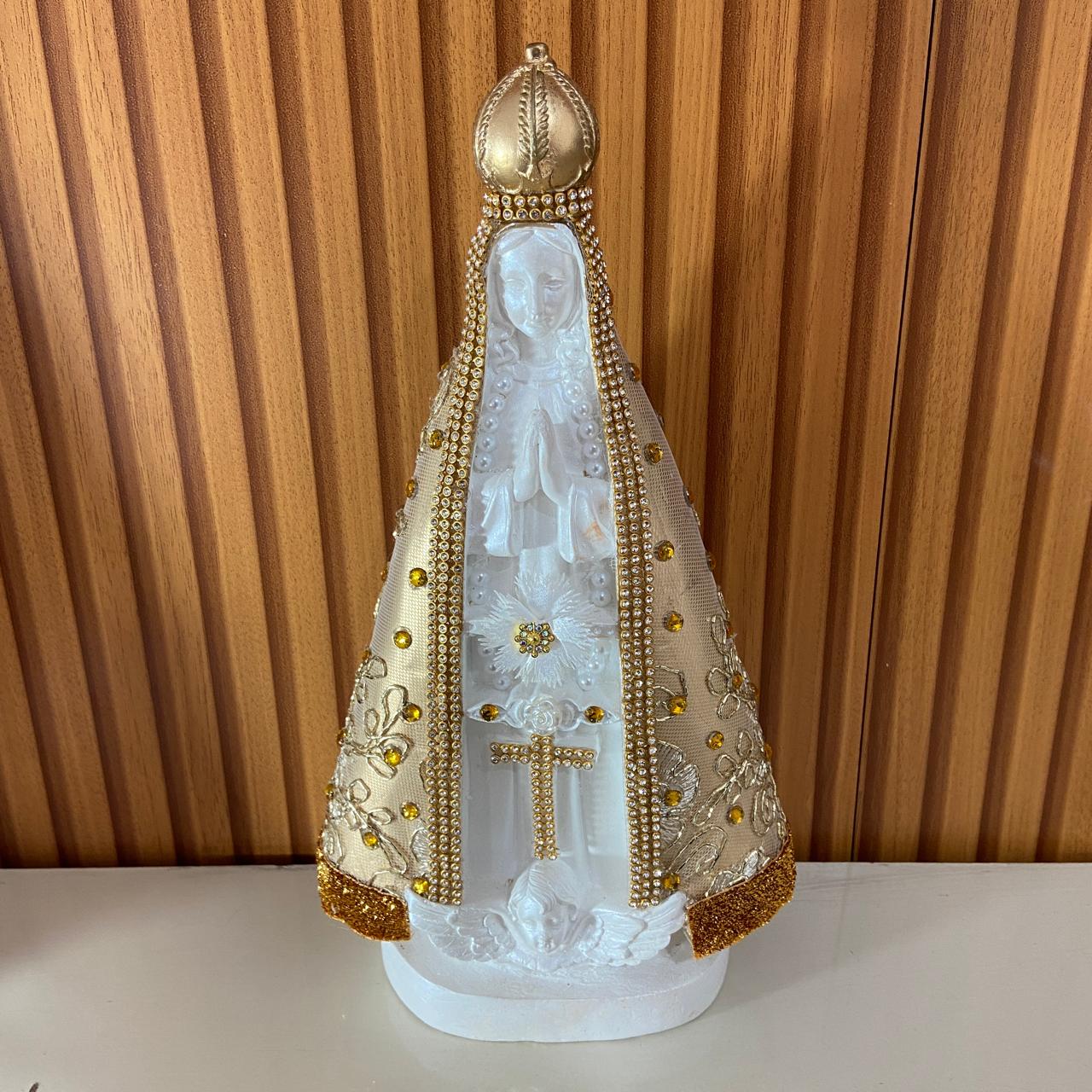 IMAGEM DE GESSO NOSSA SENHORA APARECIDA BRANCA DECOUPAGE DOURADO 30,5CM (1 UNIDADE)