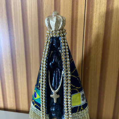 IMAGEM DE GESSO NOSSA SENHORA APARECIDA COM MANTO E STRASS 15CM (1 UNIDADE)