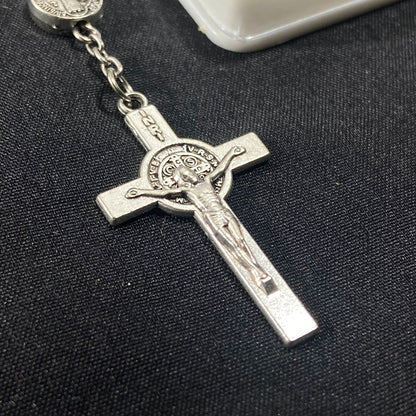 DEZENA PARA CARRO MEDALHA SÃO BENTO METAL CONTAS DECORADAS (6 UNIDADES)