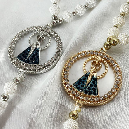 DEZENA PARA CARRO DOURADA E PRATEADA NOSSA SENHORA APARECIDA REDONDA MADREPÉROLA AMORA BRANCA 10MM (3 UNIDADES)