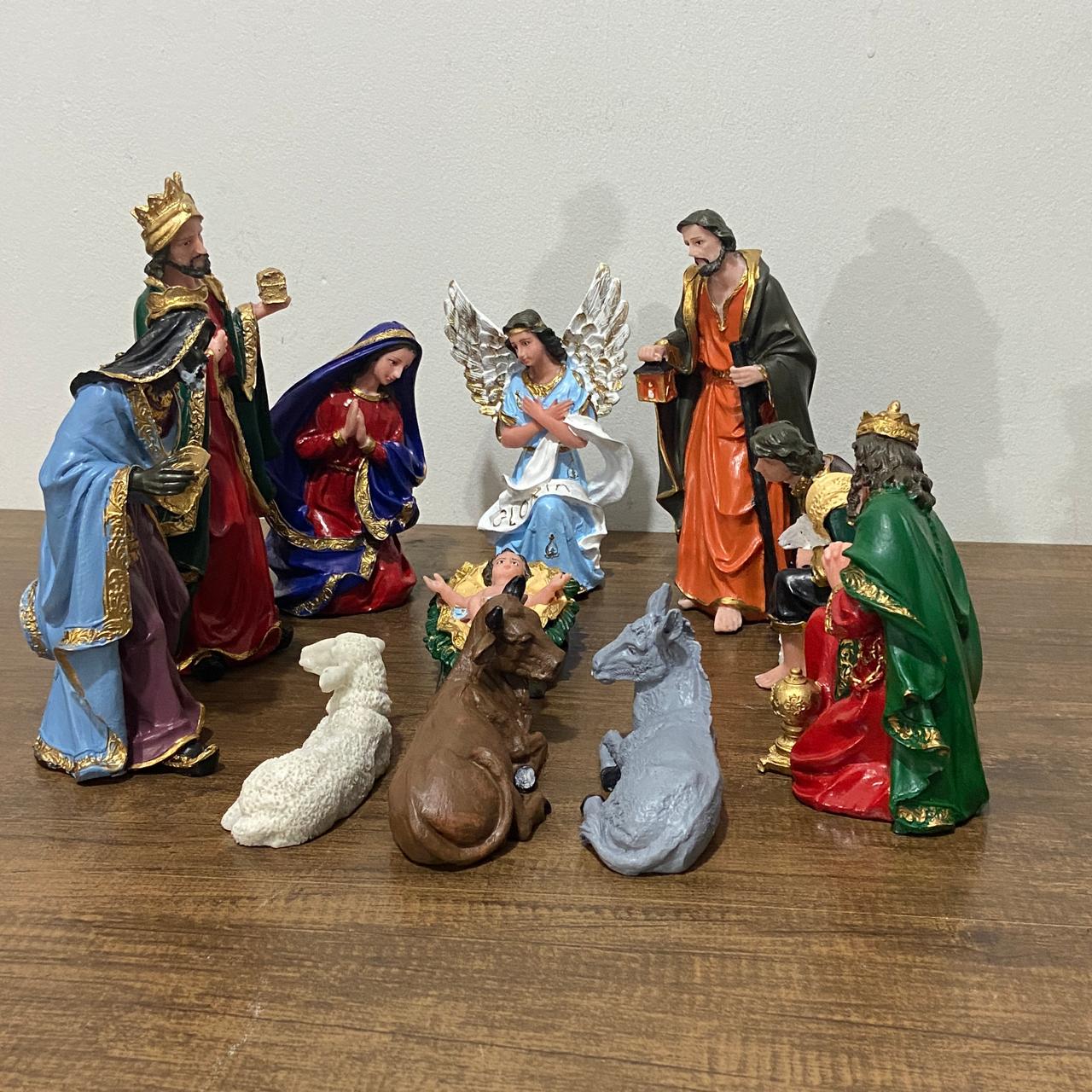 PRESÉPIO DE RESINA NACIONAL 11 PEÇAS - 22CM (CONJUNTO)