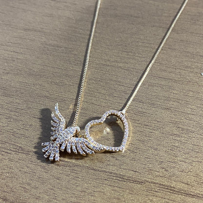 COLAR DOURADO DIVINO ESPÍRITO SANTO E CORAÇÃO COM STRASS   (1 UNIDADE)