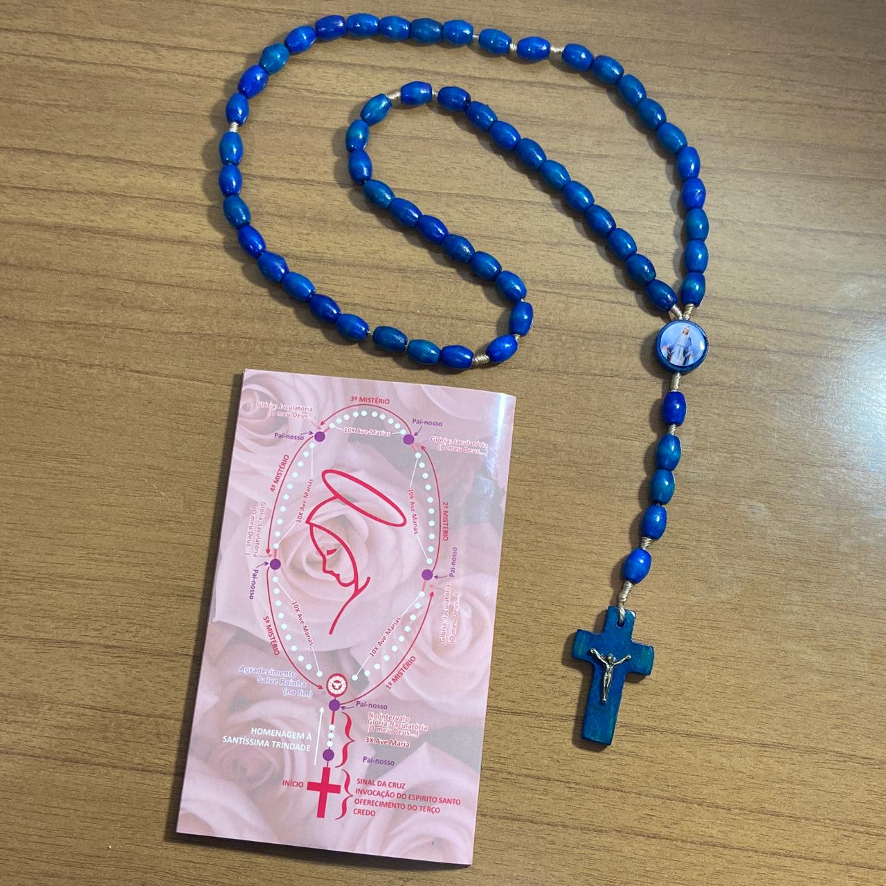 TERÇO DE MADEIRA AZUL NOSSA SENHORA DAS GRAÇAS 08MM (3 UNIDADES)