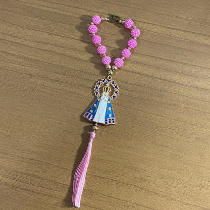 DEZENA PARA CARRO NOSSA SENHORA APARECIDA BRANCA AMORA ROSA E STRASS AZUL 12MM (3 UNIDADES)