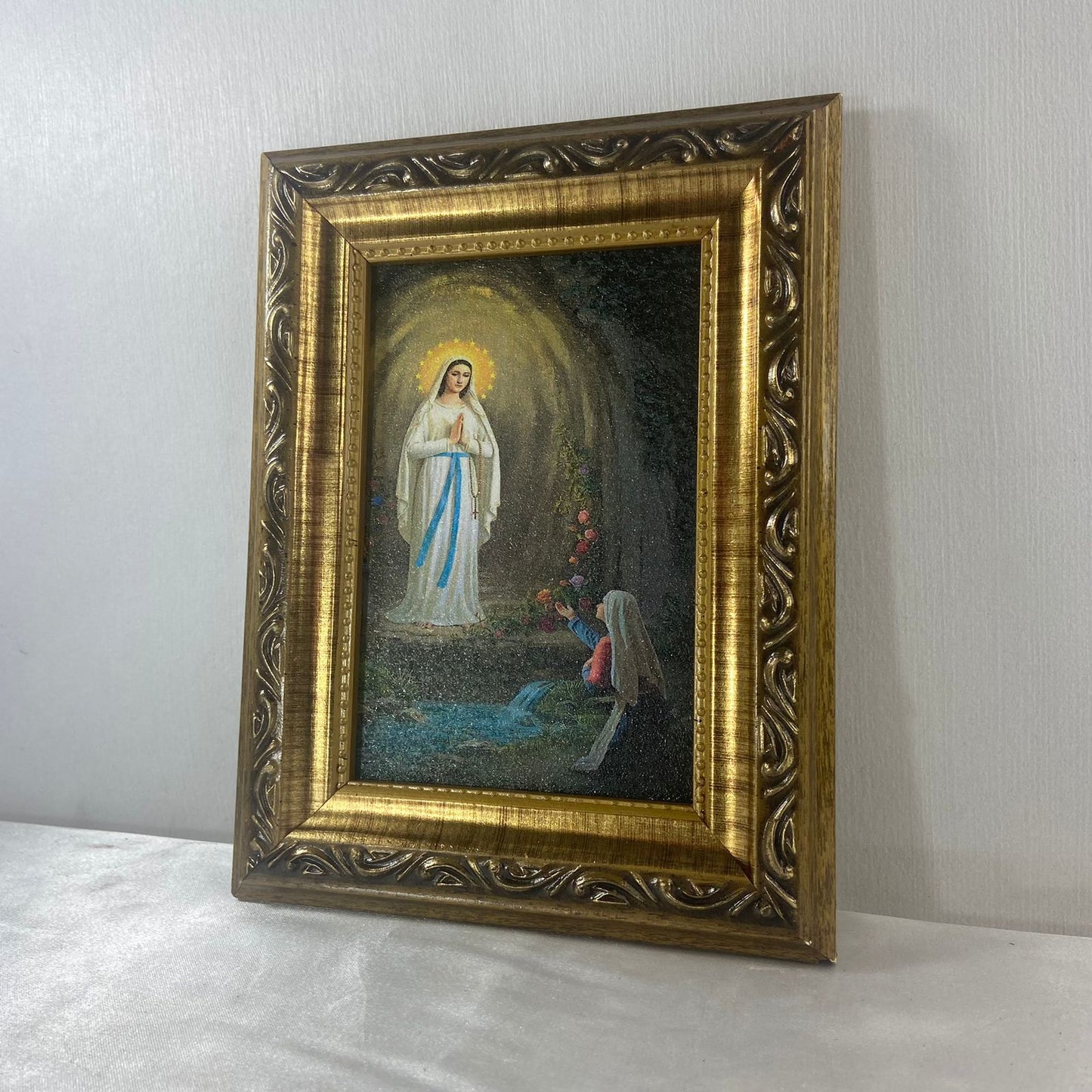 QUADRO COM MOLDURA RESINADO NOSSA SENHORA DE LOURDES  20,5X15,5 (1 UNIDADE)