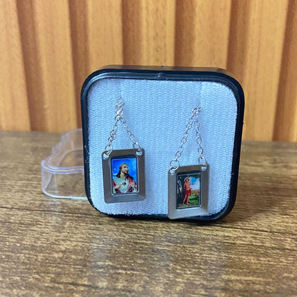 ESCAPULÁRIO INOX RESINADO COLORIDO SAGRADO CORAÇÃO DE JESUS E SÃO SEBASTIÃO  (6 UNIDADES)