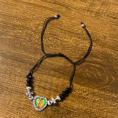 PULSEIRA REGULÁVEL CRISTAL PRETO COM MEDALHA RESINADA NOSSA SENHORA DE GUADALUPE  ( 01 UNIDADE)