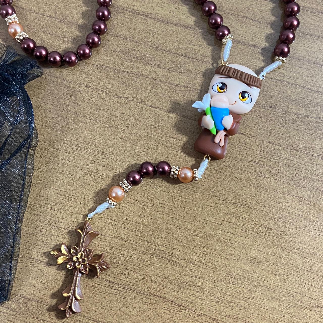 TERÇO PÉROLA MARROM SANTO ANTÔNIO DE BISCUIT (1 UNIDADE)