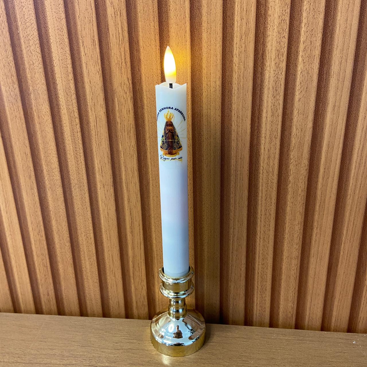 VELA ELETRÔNICA PALITO COM PEDESTAL NOSSA SENHORA APARECIDA 25CM (1 UNIDADE)