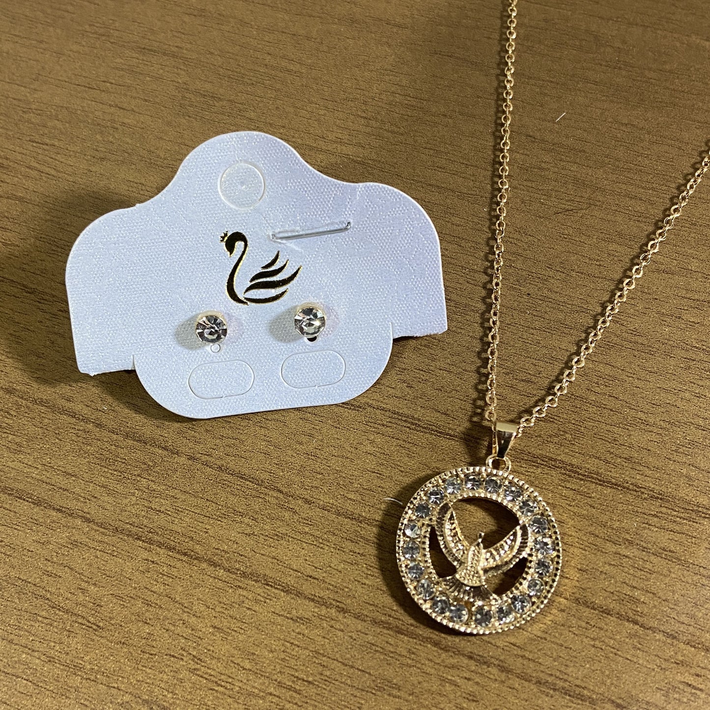 CORRENTE DOURADA COM BRINCO PONTA DE LUZ DIVINO ESPÍRITO SANTO MOD 01  ( 1 UNIDADE)