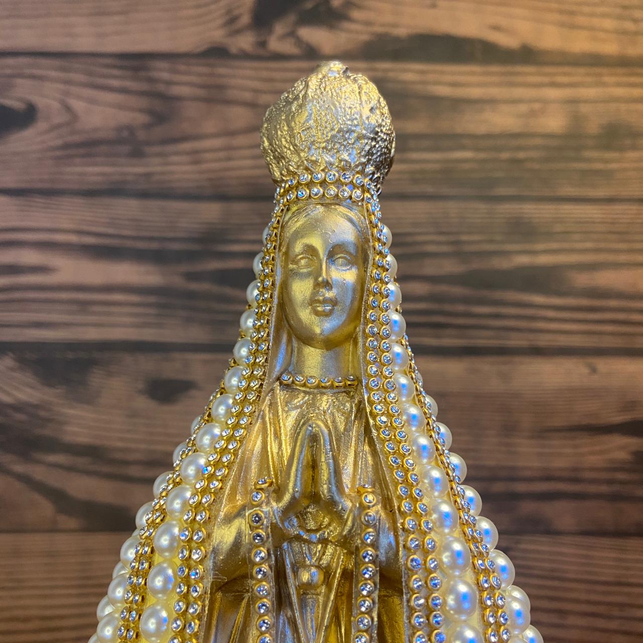 IMAGEM DE GESSO NOSSA SENHORA APARECIDA DOURADA COM PÉROLA 34CM (1 UNIDADE)