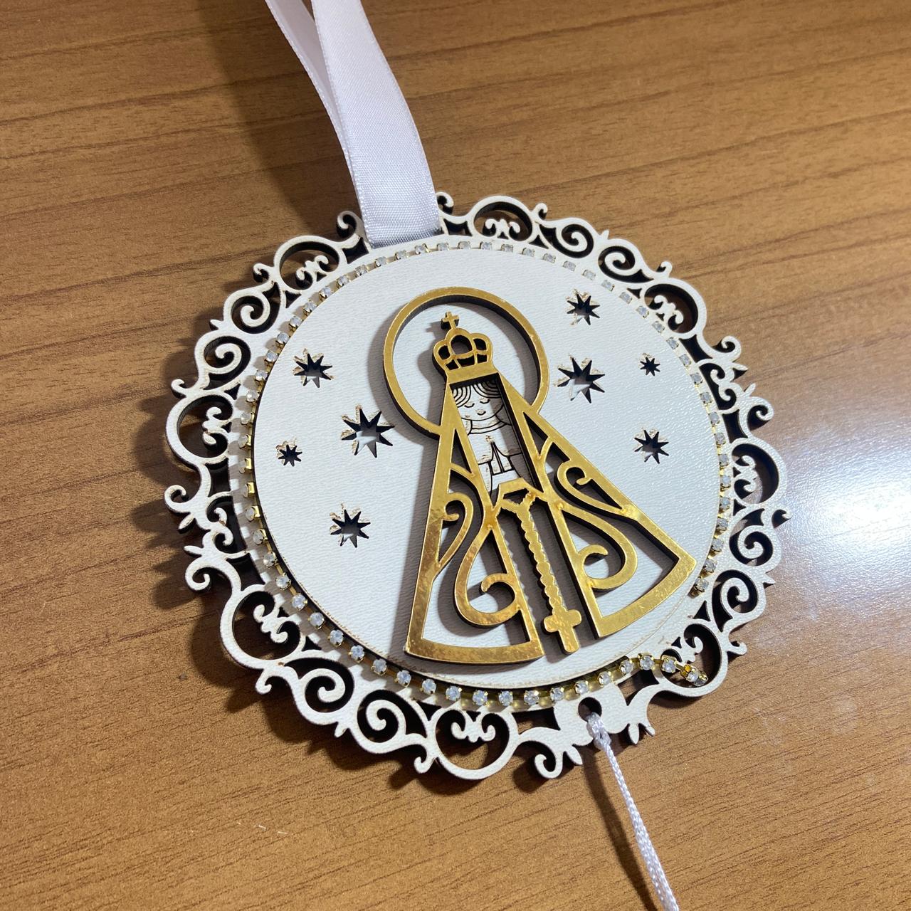 MANDALA BRANCA MDF NOSSA SENHORA APARECIDA EM RELEVO COM ACRÍLICO   (1 UNIDADE)