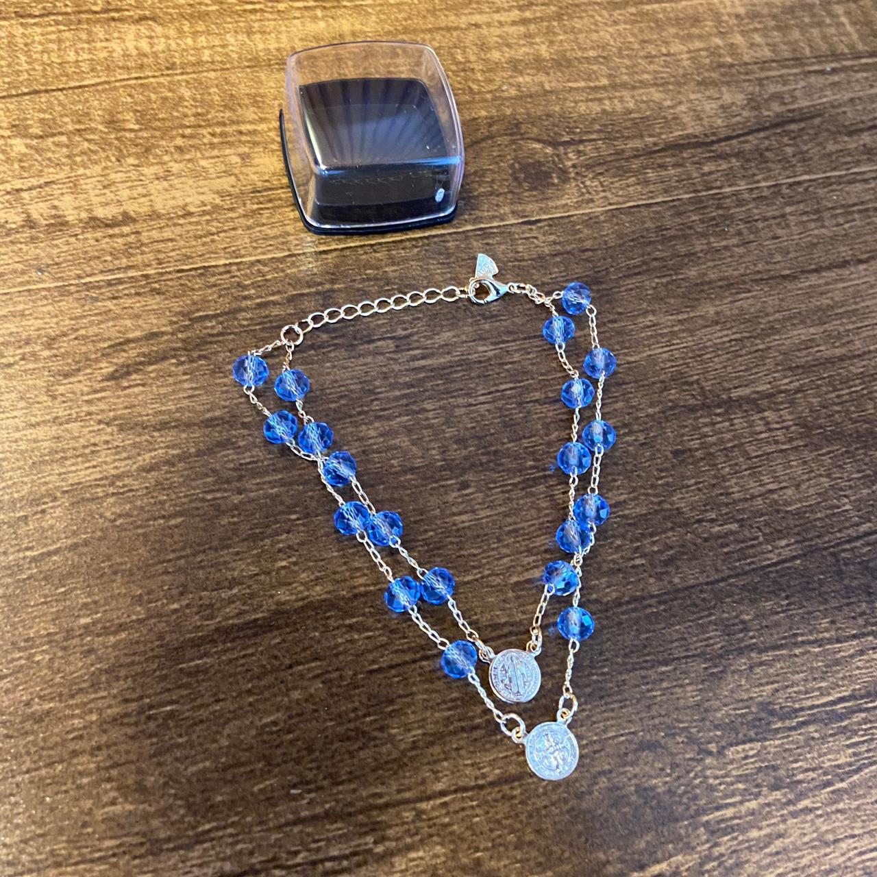 PULSEIRA ESCAPULÁRIO CRISTAL AZUL TRANSPARENTE MEDALHA SÃO BENTO  (3 UNIDADES)