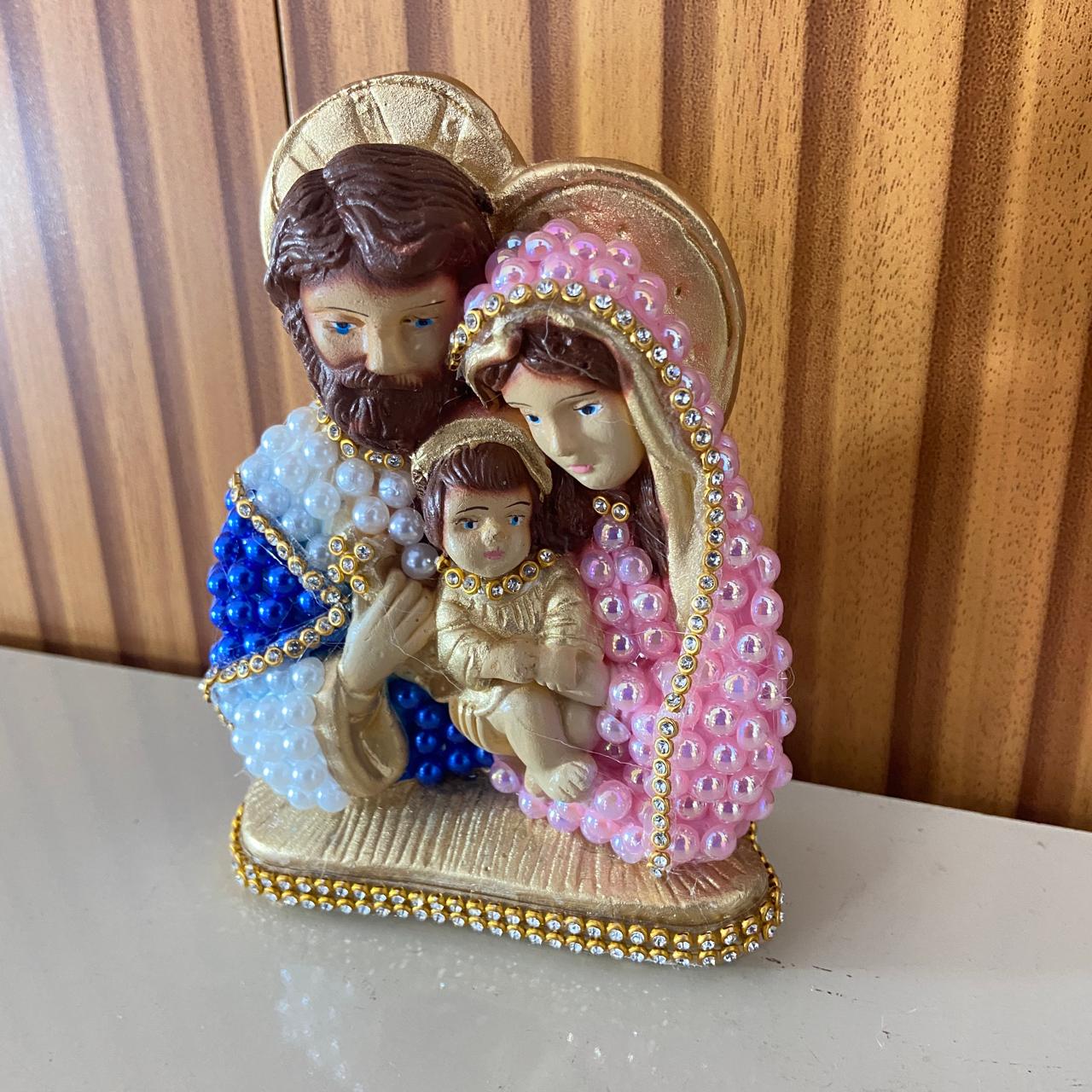 BUSTO DE GESSO SAGRADA FAMÍLIA COLORIDO COM PÉROLA E STRASS 13CM MOD 2 (1 UNIDADE)