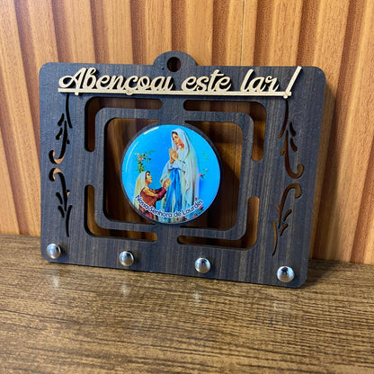 PORTA CHAVE VAZADO RESINADO NOSSA SENHORA DE LOURDES 14CM (1 UNIDADE)