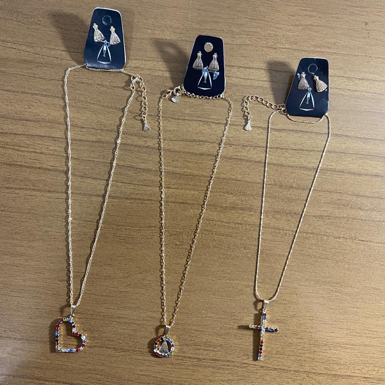 CORRENTE DOURADA COM BRINCO MODELOS SORTIDOS  (3 UNIDADES)