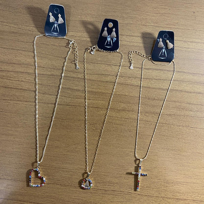 CORRENTE DOURADA COM BRINCO MODELOS SORTIDOS  (3 UNIDADES)