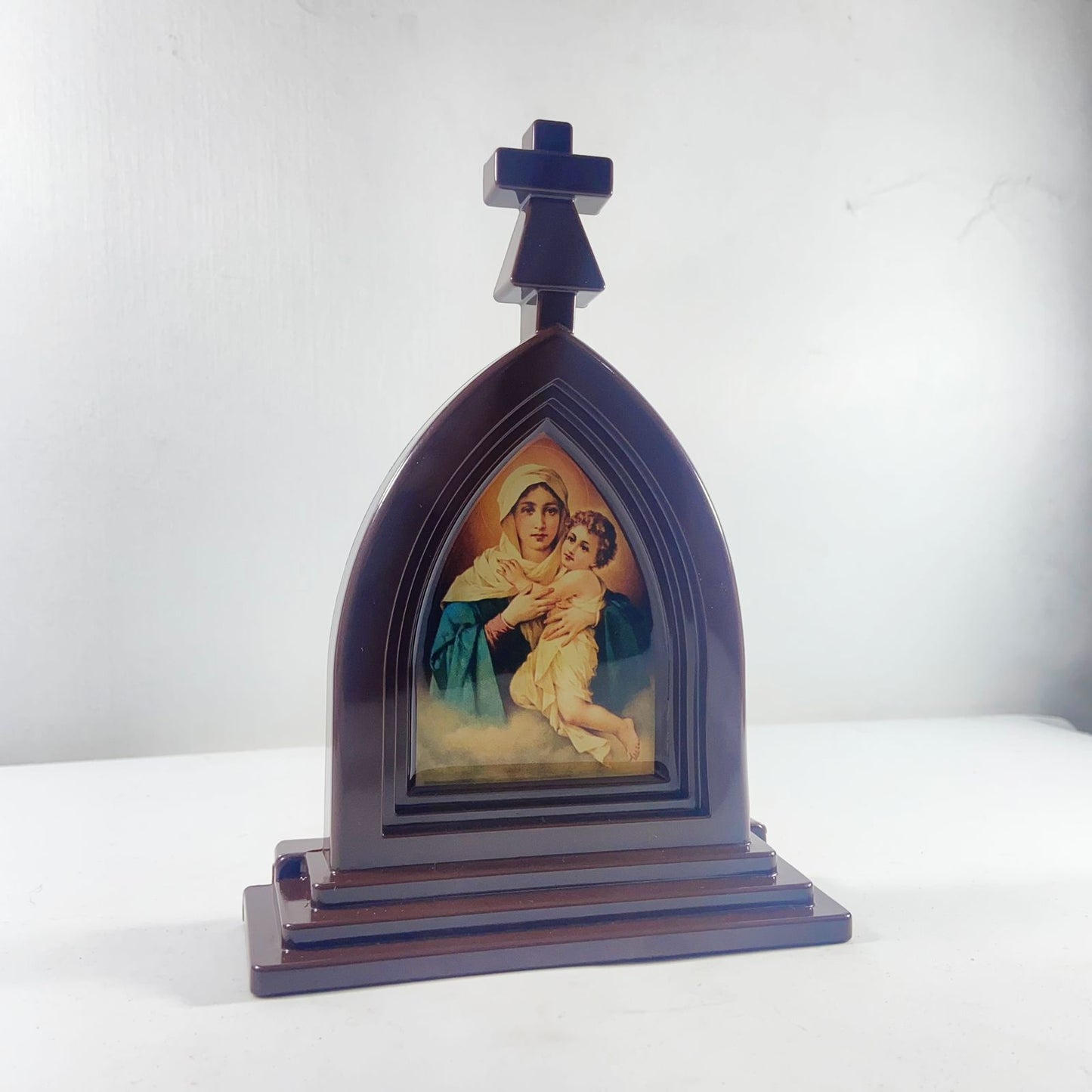 CAPELA ACRÍLICA G MÃE RAINHA MARROM 18X12CM (1 UNIDADE)