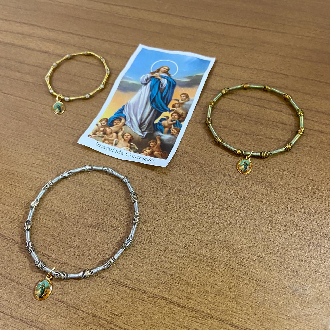 PULSEIRA DE MOLA COM MEDALHA NOSSA SENHORA DA IMACULADA CONCEIÇÃO CORES SORTIDAS  (3 UNIDADES)