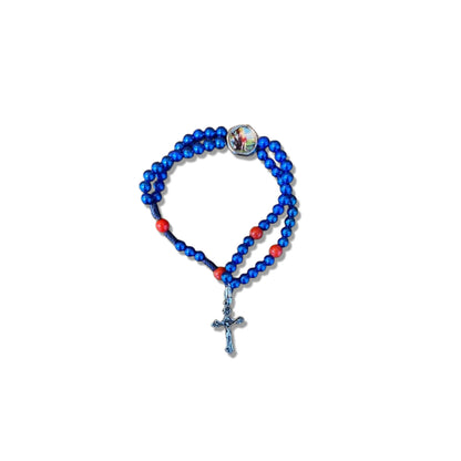TERÇO PULSEIRA PÉROLA AZUL COM MEDALHA RESINADA SÃO SEBASTIÃO (6 UNIDADES)