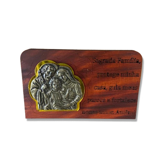 ADORNO DE MESA MADEIRA COM ORAÇÃO SAGRADA FAMÍLIA METAL OURO VELHO 7,7CM (1 UNIDADE)