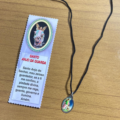 CORDÃO COM MEDALHA RESINADA ANJO DA GUARDA (1 UNIDADES)