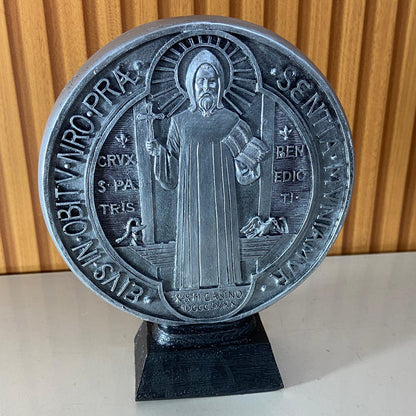 IMAGEM DE RESINA NACIONAL MEDALHA SÃO BENTO PRATA 18CM (1 UNIDADE)