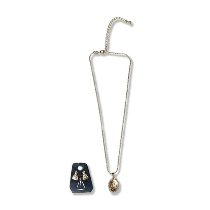 CORRENTE DOURADA COM BRINCO NOSSA SENHORA APARECIDA EM RELEVO COM STRASS BRANCO  ( 1 UNIDADE)