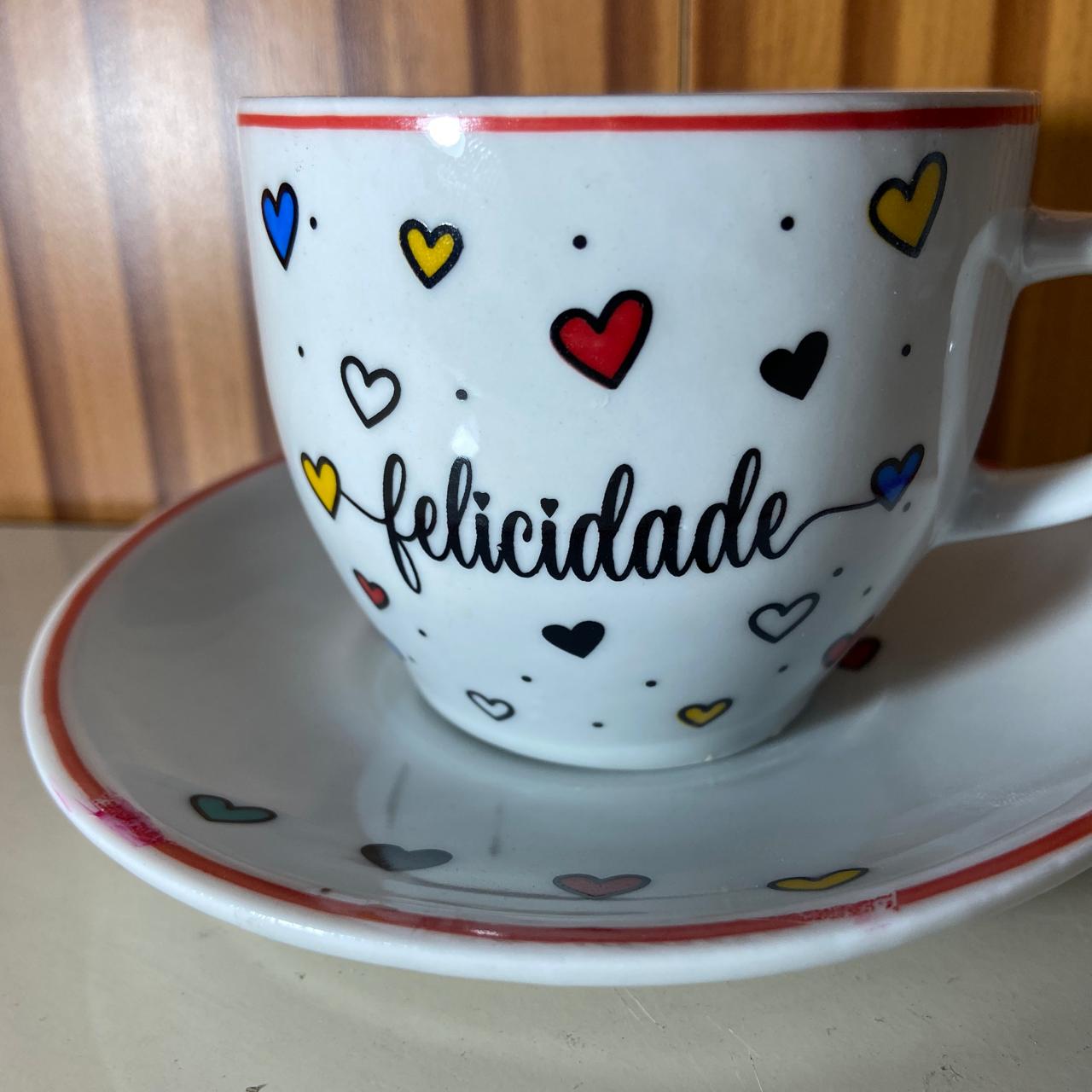 XÍCARA COM PIRES FELICIDADE MOD2 200ML (1 UNIDADE)