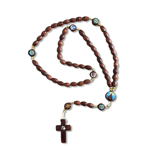 TERÇO DE MADEIRA SANTOS SORTIDOS 7 MEDALHAS  (12 UNIDADES)