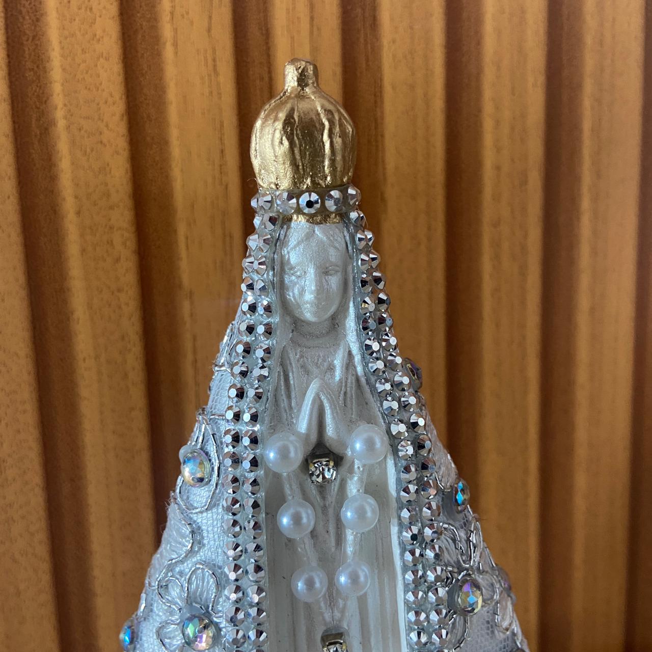 IMAGEM DE GESSO NOSSA SENHORA APARECIDA BRANCA DECOUPAGE PRATA 15CM (1 UNIDADE)