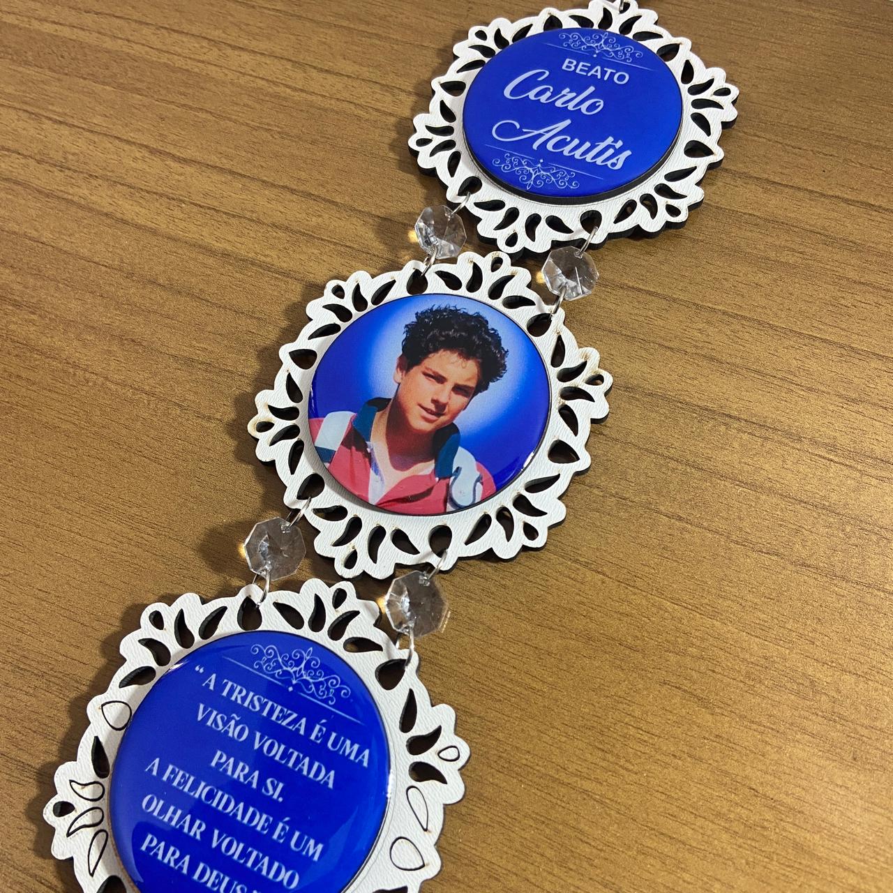 ADORNO TRIPLO REDONDO BRANCO BEATO CARLO ACUTIS MOD 1 (1 UNIDADE)