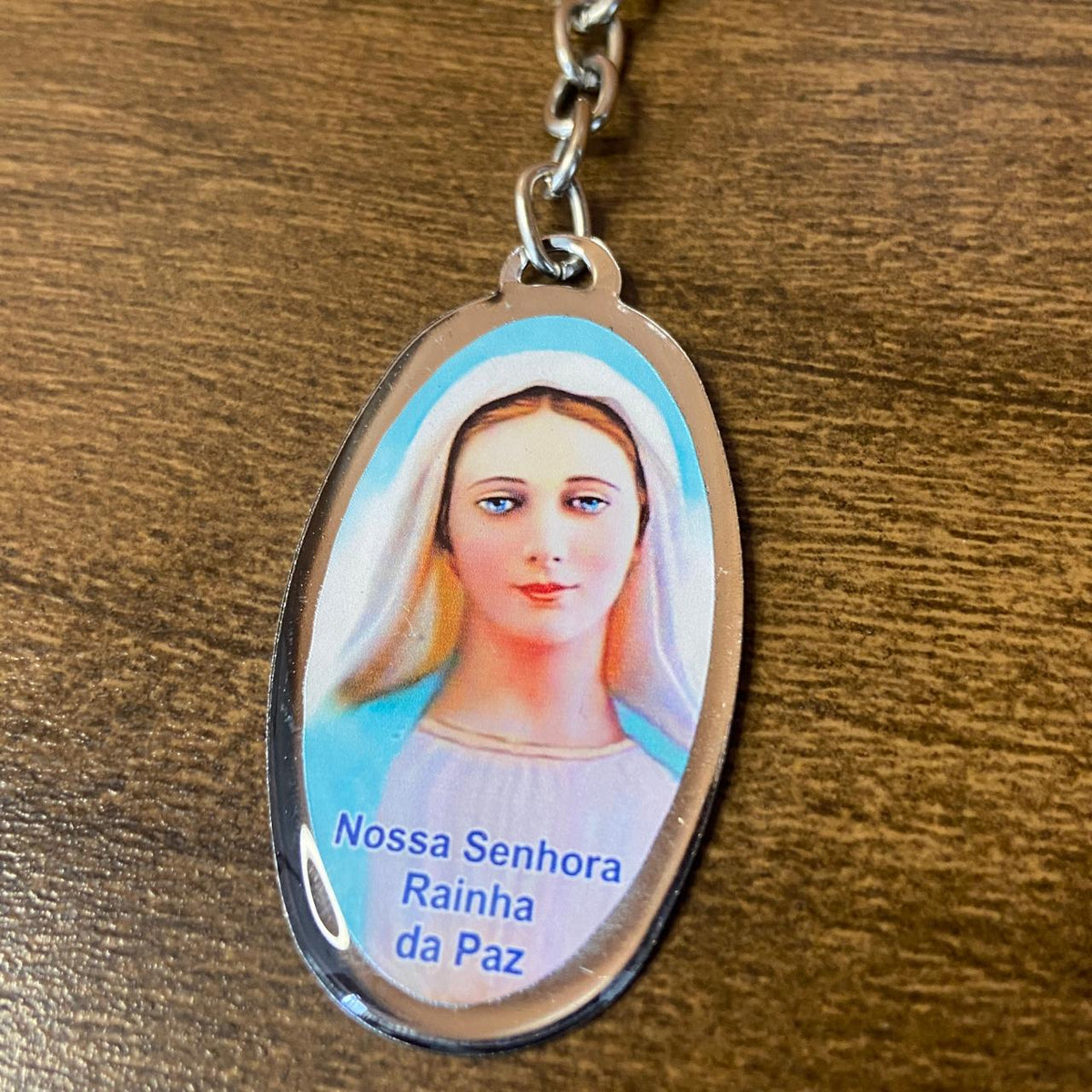 CHAVEIRO METAL OVAL RESINADO RAINHA DA PAZ  (6 UNIDADES)