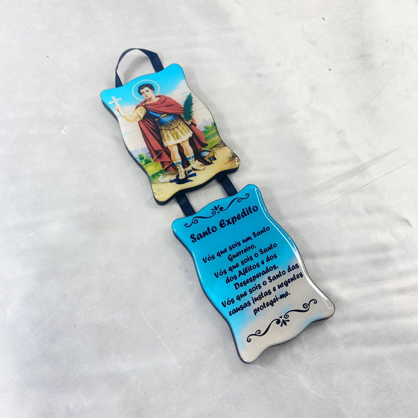 ADORNO DUPLO QUADRADO FITA SANTO EXPEDITO (1 UNIDADE)