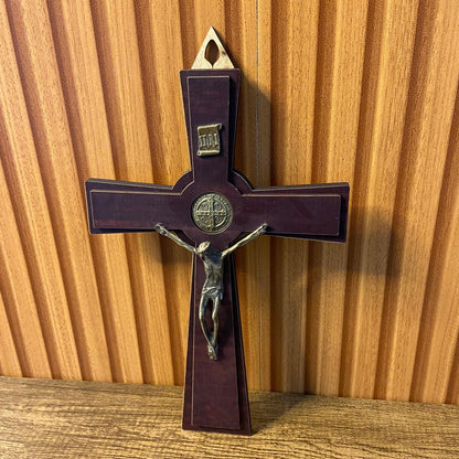 CRUCIFIXO MDF DE PAREDE MEDALHA SÃO BENTO 23CM (1 UNIDADE)