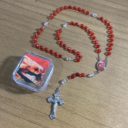 TERÇO SEMICRISTAL NA CAIXINHA MÃOS ENSANGUENTADAS 6MM (6 UNIDADES)