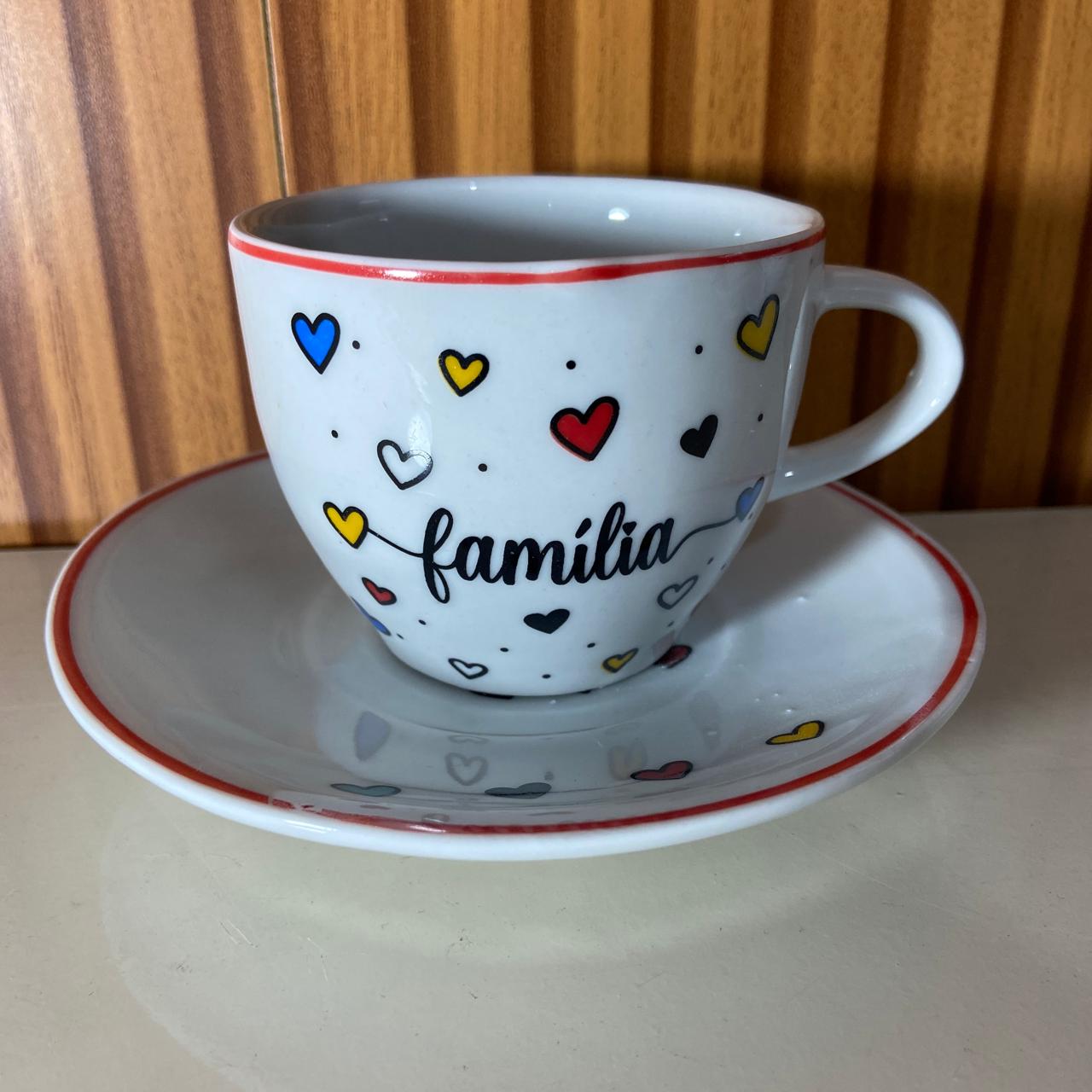 XÍCARA COM PIRES FAMÍLIA MOD2 200ML (1 UNIDADE)