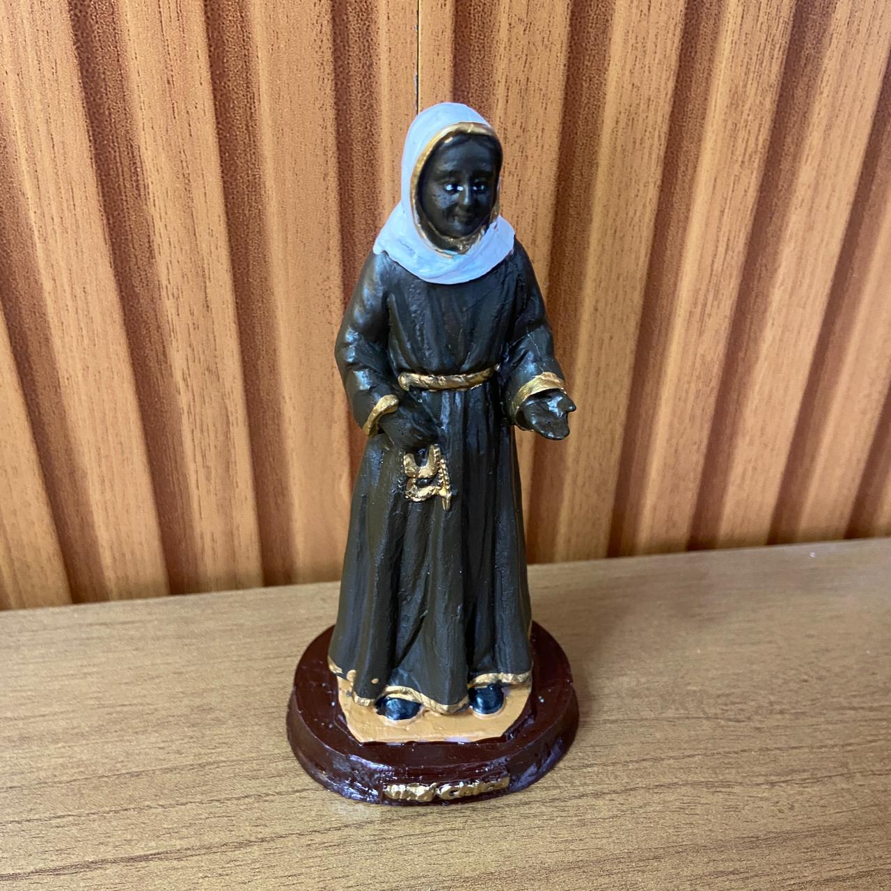 IMAGEM DE RESINA NACIONAL NHA CHICA 13CM (1 UNIDADE)