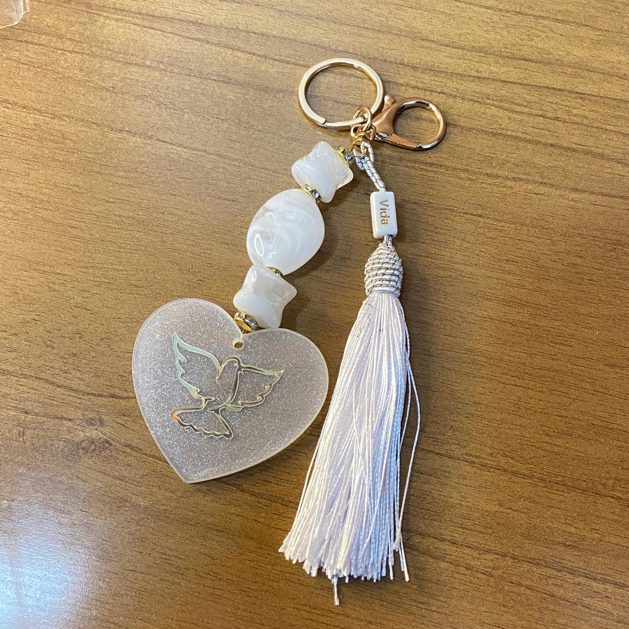 CHAVEIRO DE PEDRARIAS DIVINO ESPÍRITO EM RESINA (1 UNIDADE)