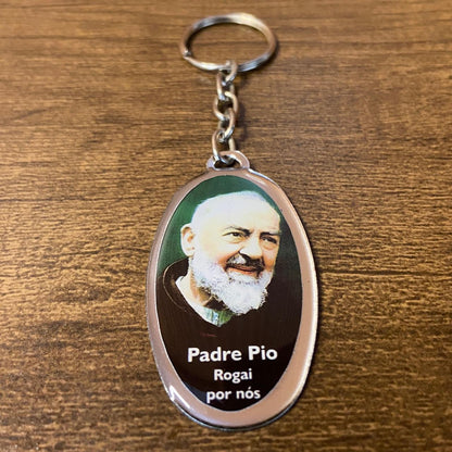 CHAVEIRO METAL OVAL RESINADO SÃO PADRE PIO  (6 UNIDADES)