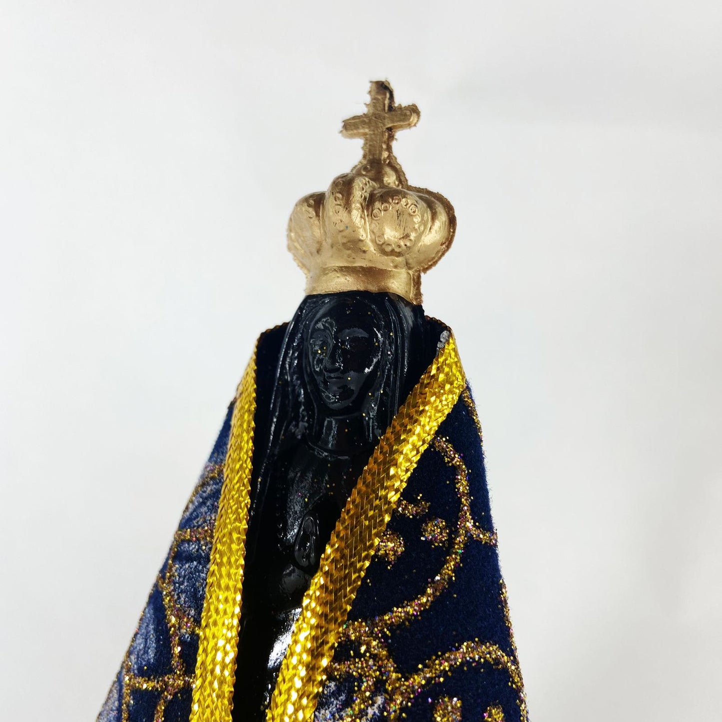 IMAGEM DE PLÁSTICO NOSSA SENHORA APARECIDA COM AREIA 18CM  (1 UNIDADE)