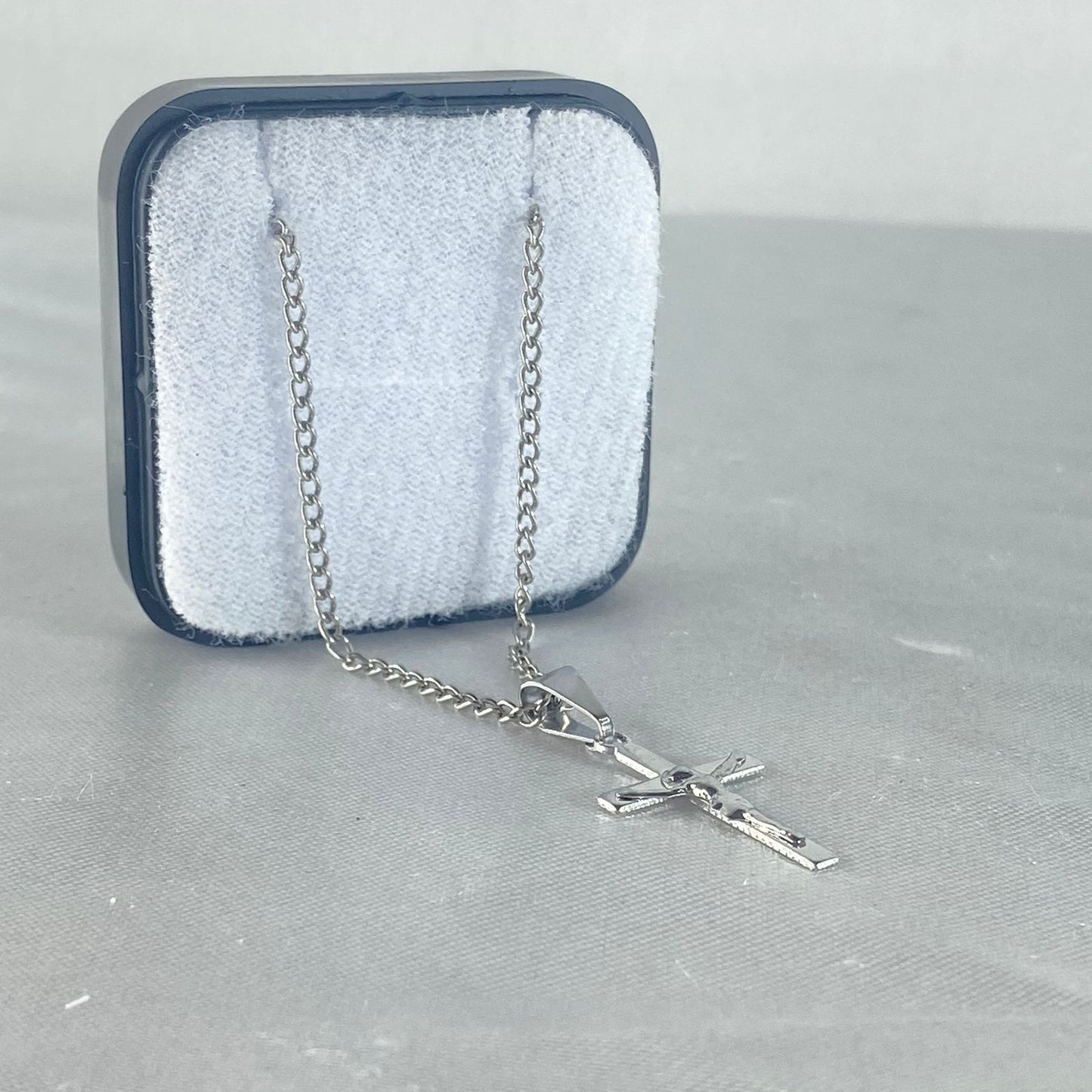 CORRENTE AÇO INOX NA CAIXINHA CRUCIFIXO MOD9 (6 UNIDADES)