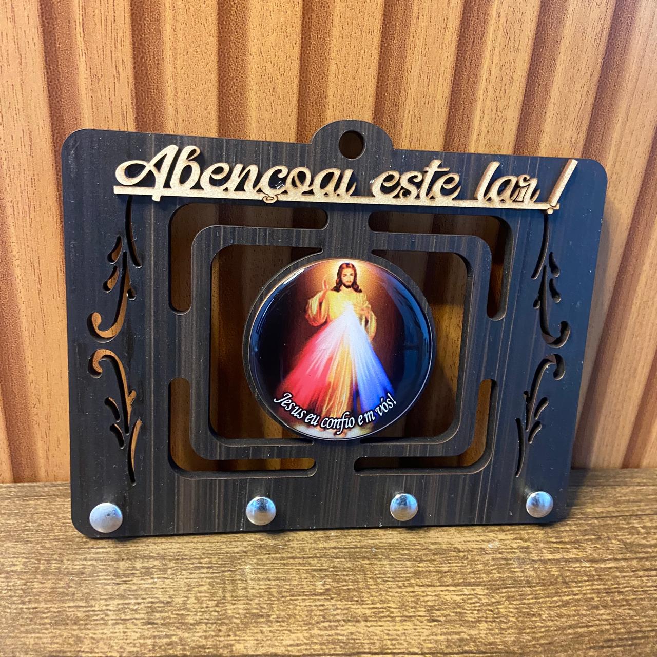 PORTA CHAVE VAZADO RESINADO JESUS MISERICORDIOSO 14CM (1 UNIDADE)