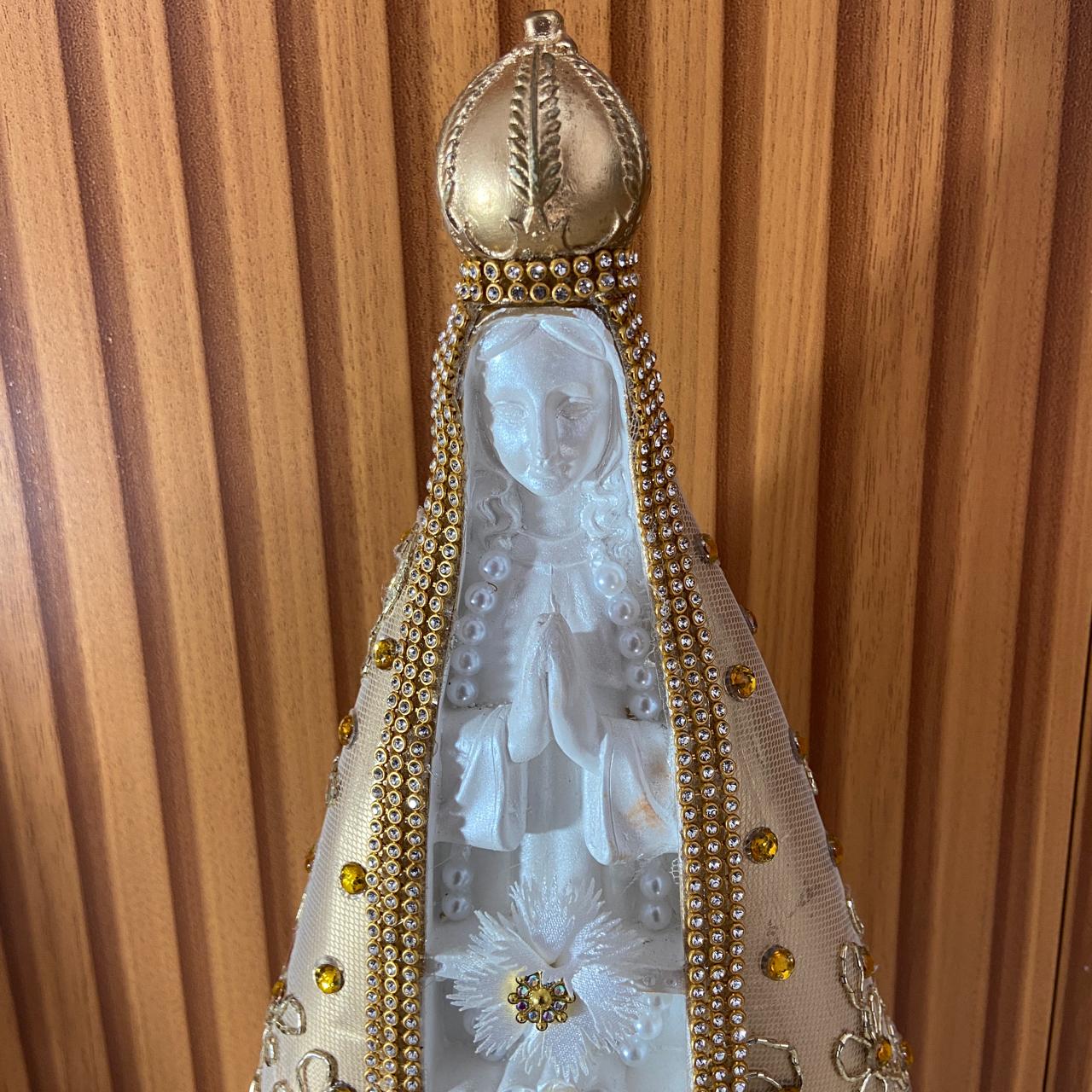 IMAGEM DE GESSO NOSSA SENHORA APARECIDA BRANCA DECOUPAGE DOURADO 30,5CM (1 UNIDADE)