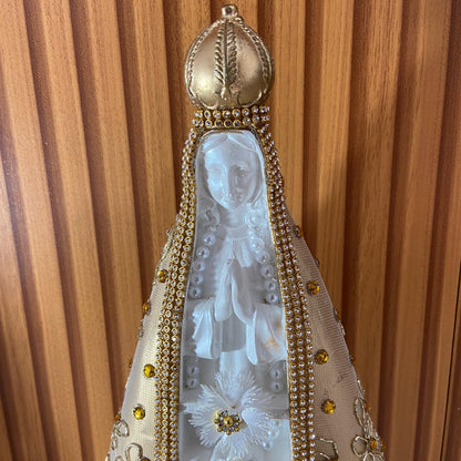 IMAGEM DE GESSO NOSSA SENHORA APARECIDA BRANCA DECOUPAGE DOURADO 30,5CM (1 UNIDADE)