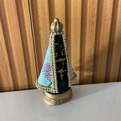 IMAGEM DE GESSO NOSSA SENHORA APARECIDA COM MANTO TECIDO FLORIDO 11,5CM (1 UNIDADE)